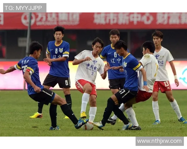 足球场上冲突不断 球星暴力打架事件引发热议